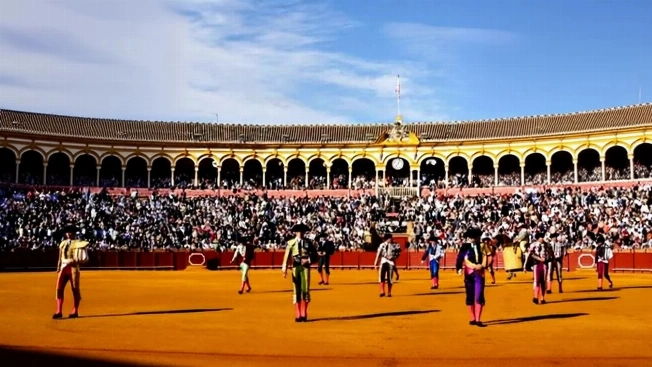 Juan Carlos I regresa a Sevilla la monarquía vuelve al centro del debate Español.News