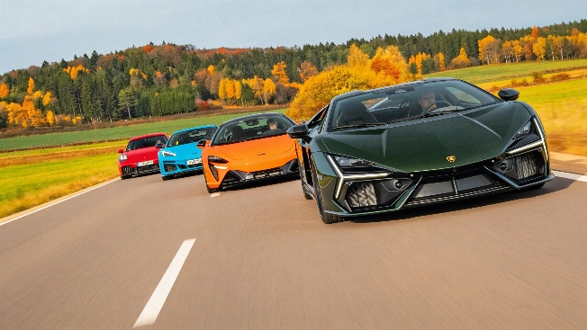 Descubre los secretos de los nuevos híbridos Lamborghini, McLaren, Corvette y 911 con 1015 CV bajo el capó Español.News
