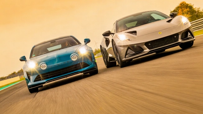 Comparativa: Alpine A110 GTS vs Lotus Emira Turbo SE — motores, dinámica y la oportunidad para España Español.News