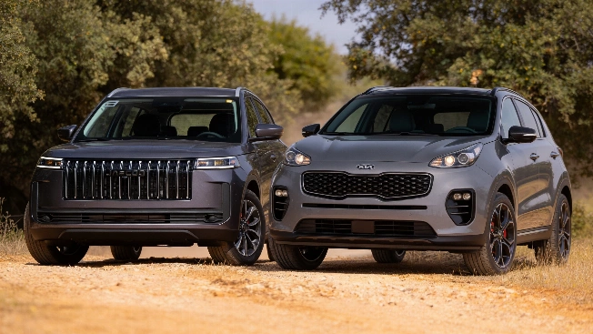 Comparativa Kia Sportage 2026 vs Jaecoo 5: dimensiones, motores, equipamiento y precios en el mercado español Español.News