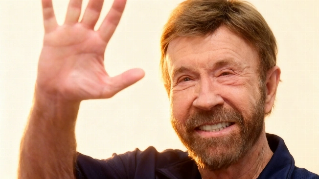 Las incógnitas tras la repentina muerte de Chuck Norris: secretos familiares al descubierto Español.News