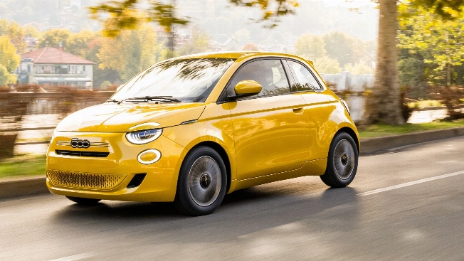 Giro inesperado para un Fiat 500: operación especial en el ferry entre Barcelona y Palma Español.News