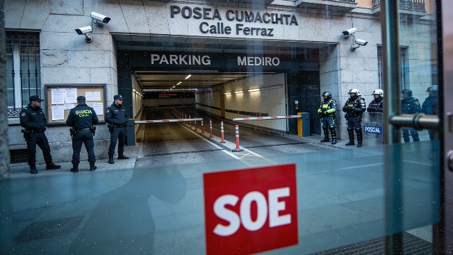 Secretarias del PSOE implican a Santos Cerdán en gestiones para Leire Díez Español.News