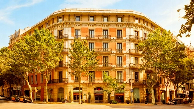 Pagos de 670 500 euros Hispanotels SOCIMI incrementa los ingresos de la familia Fontcuberta Español.News