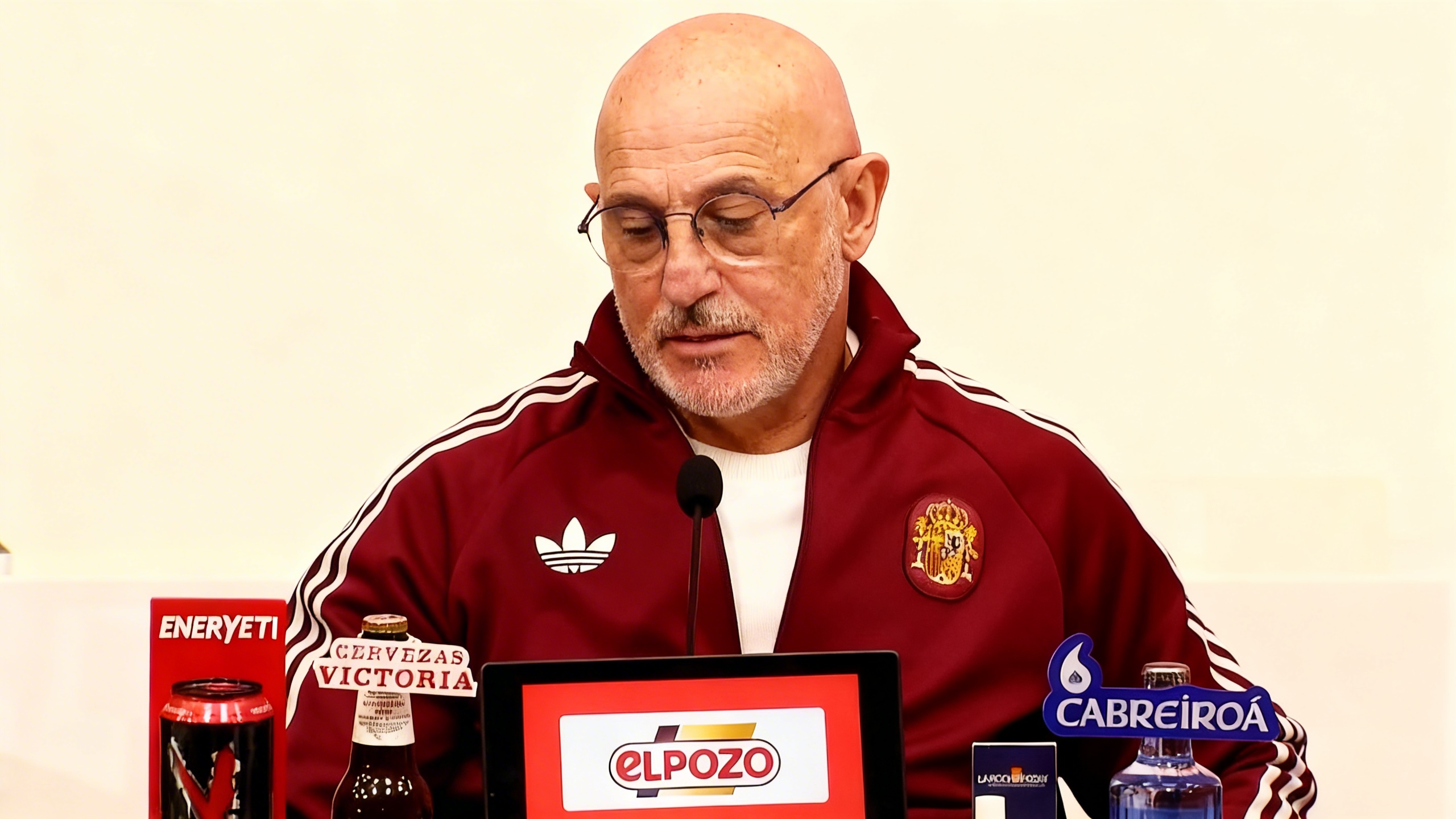 Cuatro porteros y seis debutantes Por qué España lo apuesta todo antes del Mundial Español.News