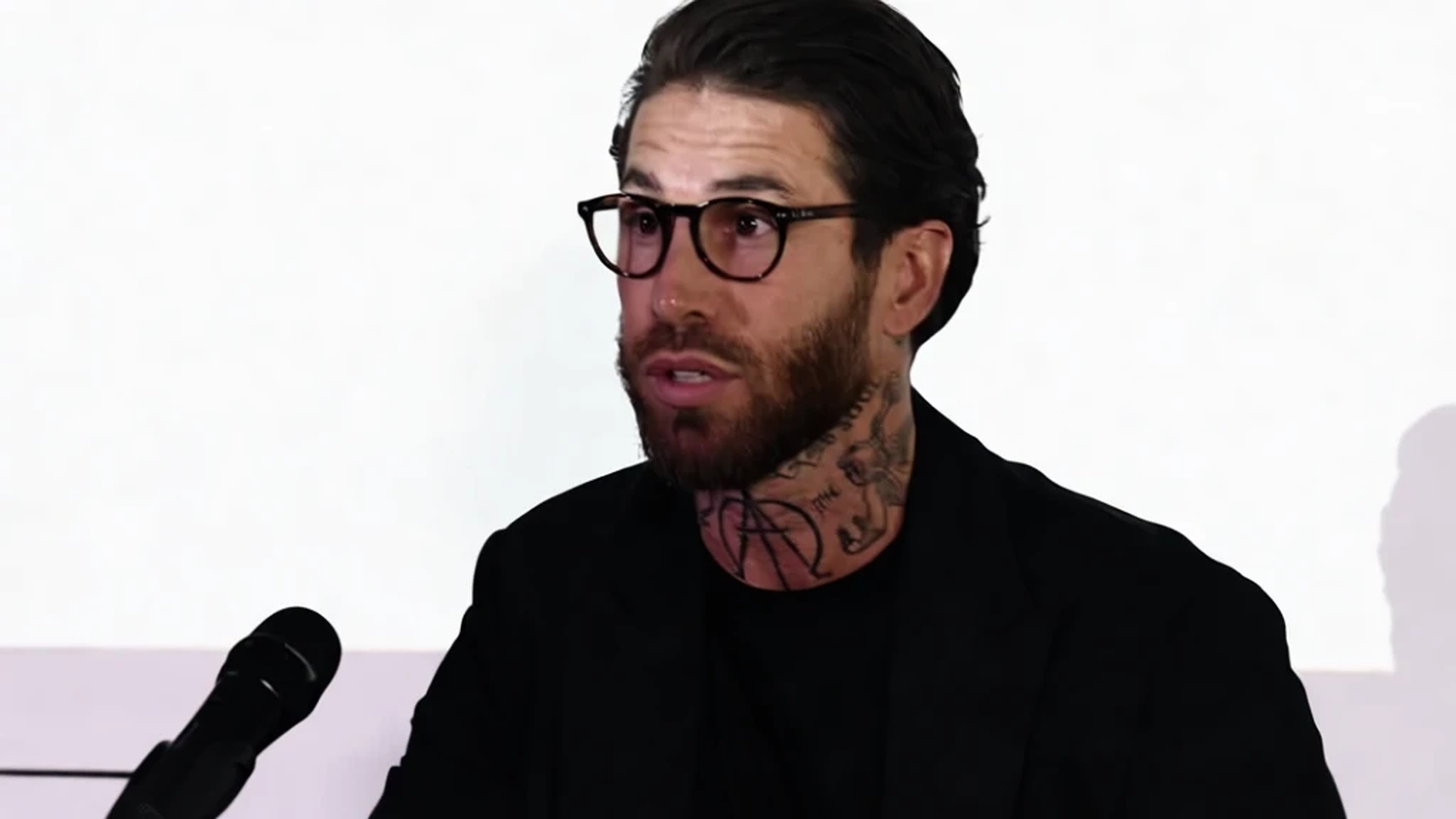 Sergio Ramos comenta por primera vez las acusaciones de los accionistas del Sevilla FC en rueda de prensa Español.News
