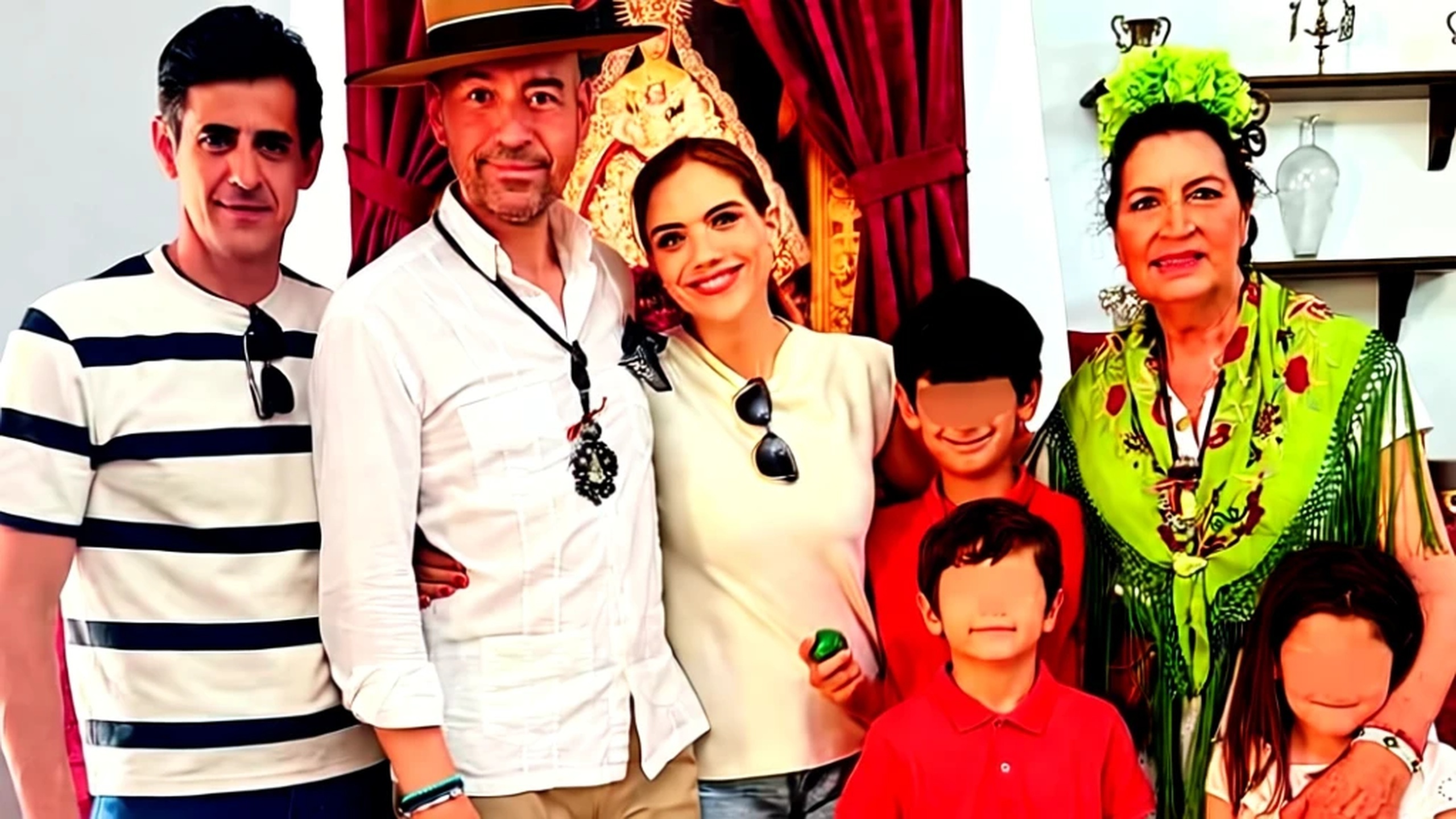 Beatriz Trapote y Víctor Janeiro celebraron un bautizo especial para sus tres hijos en El Rocío Español.News
