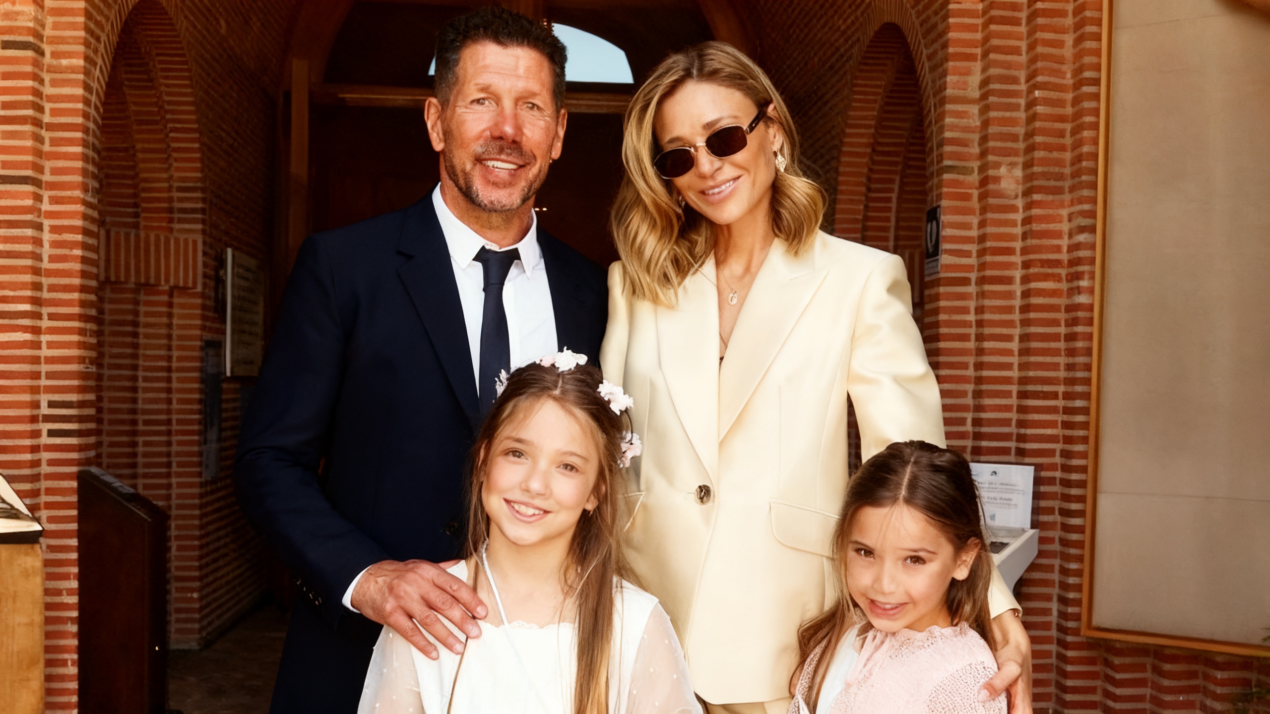 Diego Simeone comparte imágenes familiares inéditas de la primera comunión de su hija Francesca Español.News