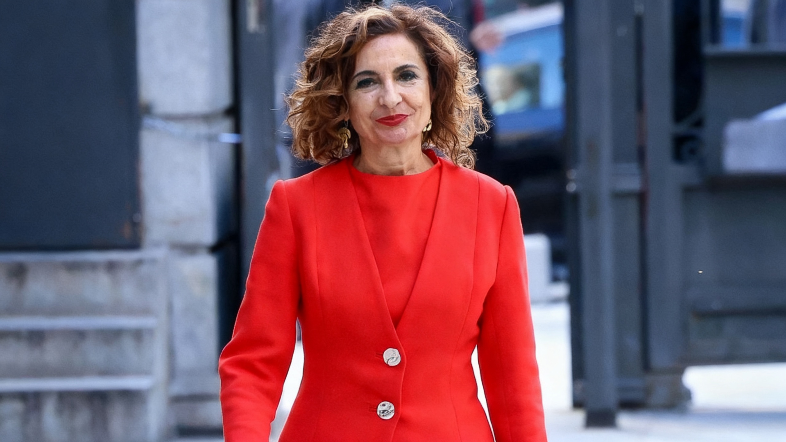 María Jesús Montero sorprende de nuevo a la audiencia con su look en una recepción oficial Español.News