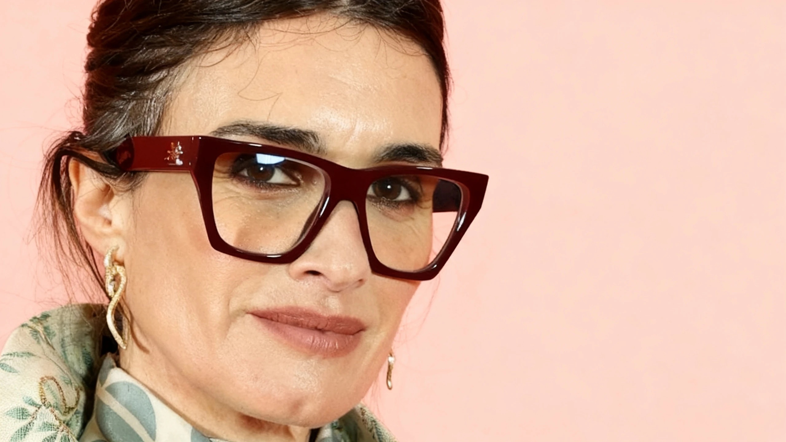 Paz Vega eligió una novela sobre la búsqueda de sí misma tras su ruptura con Orson Salazar Español.News