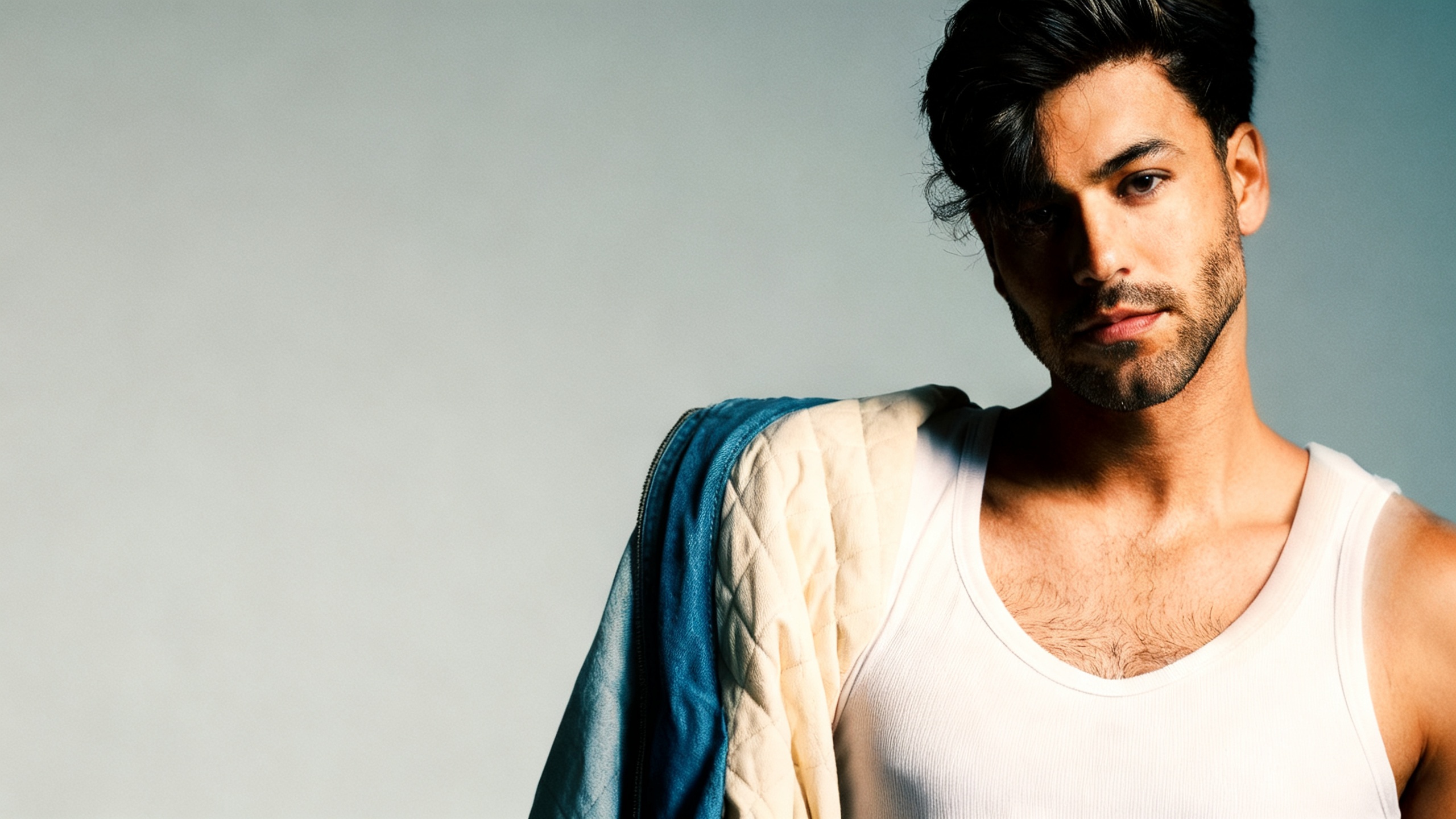 Agoney revela cómo una historia de amor secreta inspiró su nuevo éxito Español.News