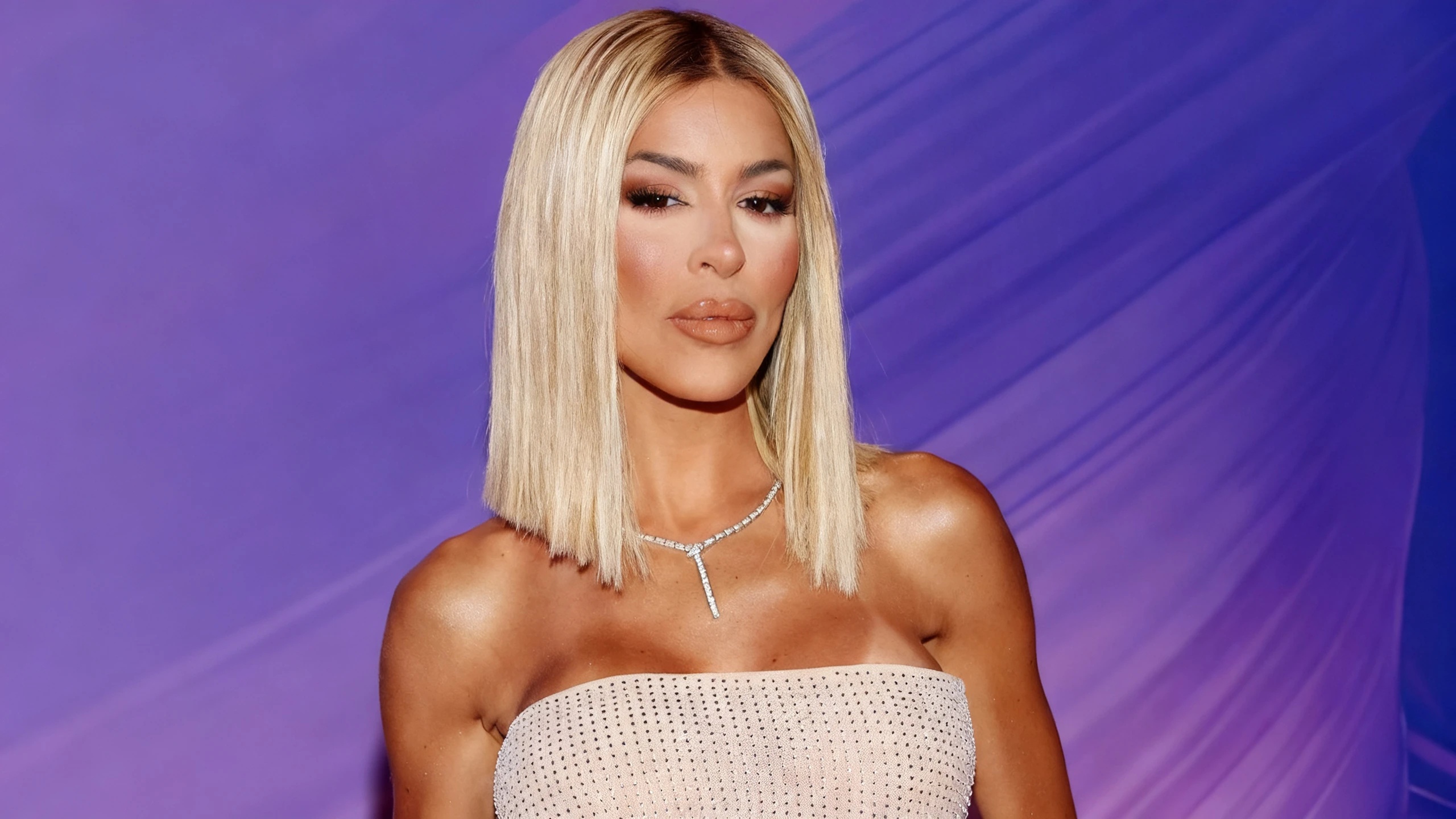Oriana Marzoli atrajo miradas en Billboard Mujeres Latinas con su momento junto a Becky G Español.News