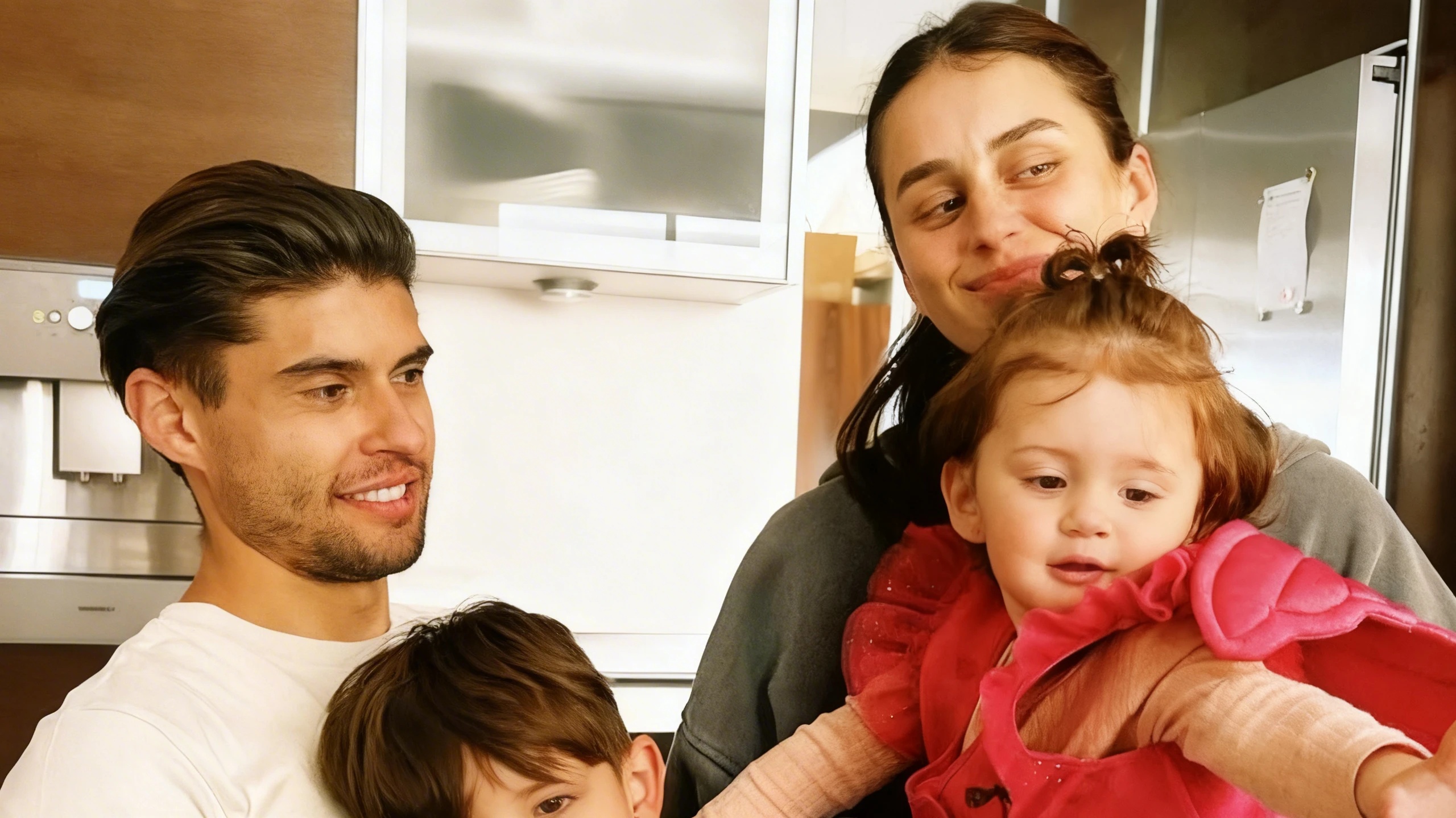 Nueve años juntos Marina Romero y Javier Tudela afrontan retos con apoyo mutuo Español.News