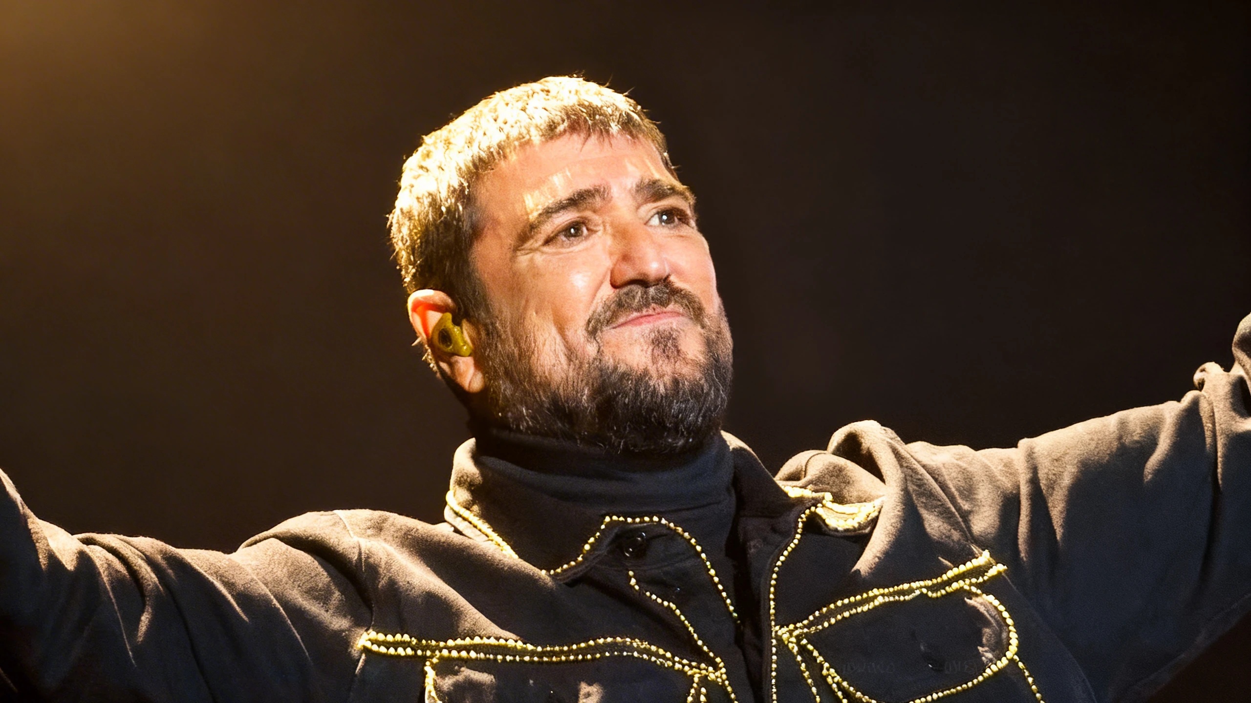 El cantante revela cómo José María le ayudó a superar la pérdida de su padre Español.News