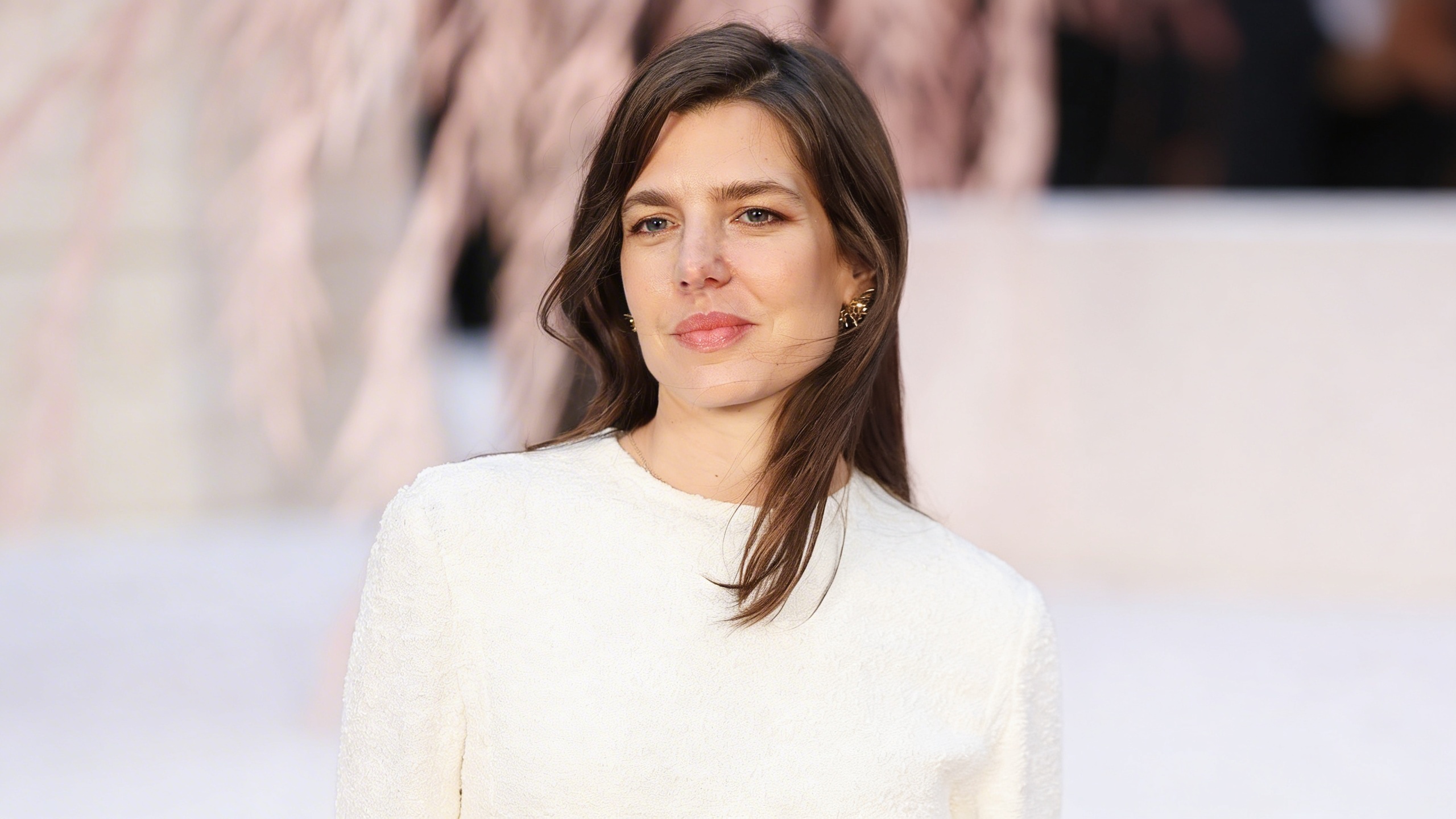 Carlota Casiraghi comparte vivencias sobre la pérdida de su padre y la importancia de la familia Español.News