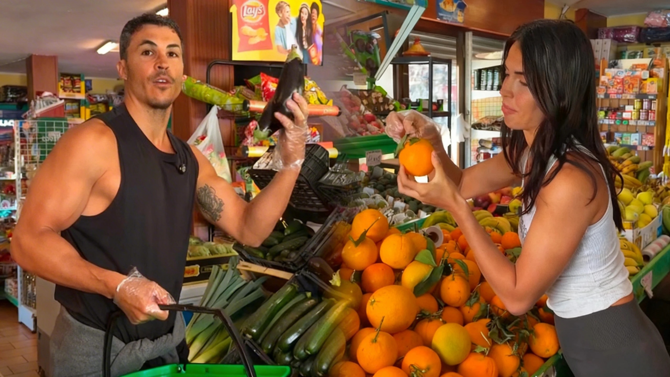 Frutas y verduras frescas por 75 euros Lo que compraron Kiko Jiménez y Sofía Suescun Español.News