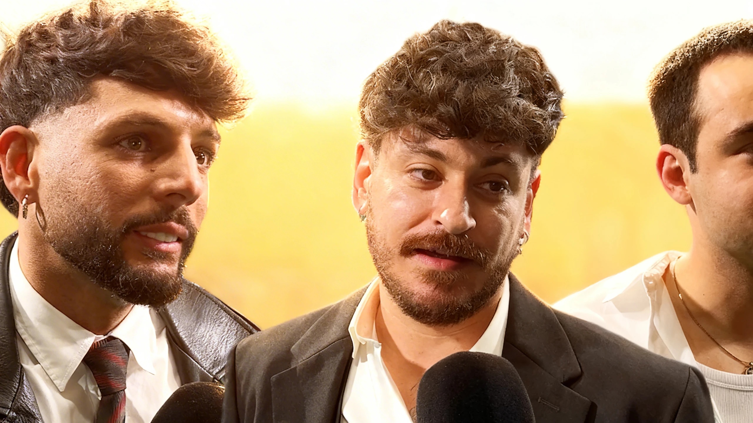 Cepeda, Depol и Álvaro García рассказали о провалах и любимых песнях на Premios Dial Español.News