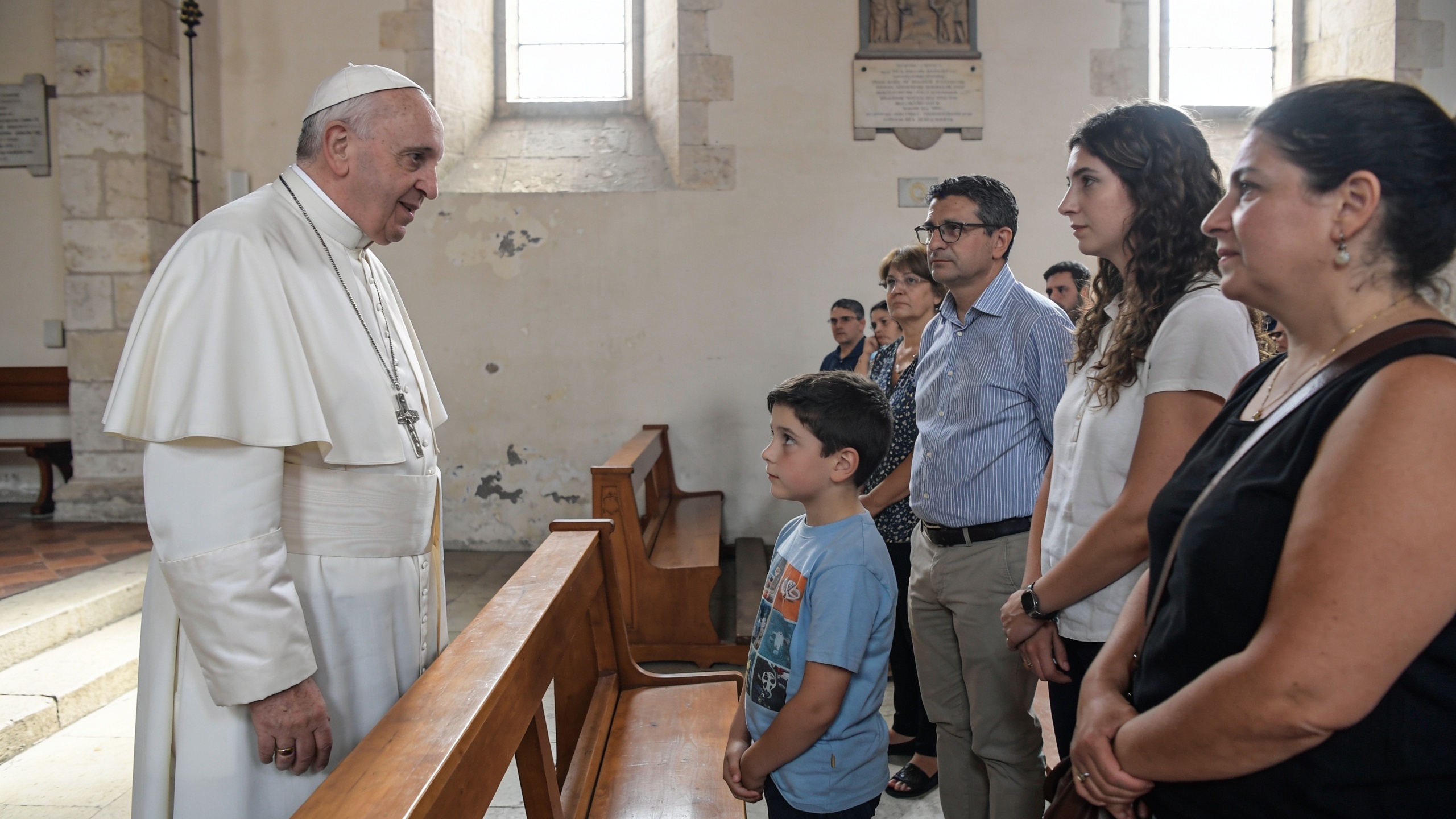 En Barcelona, el Papa fue informado sobre el aumento de personas mayores solas y la falta de apoyo Español.News