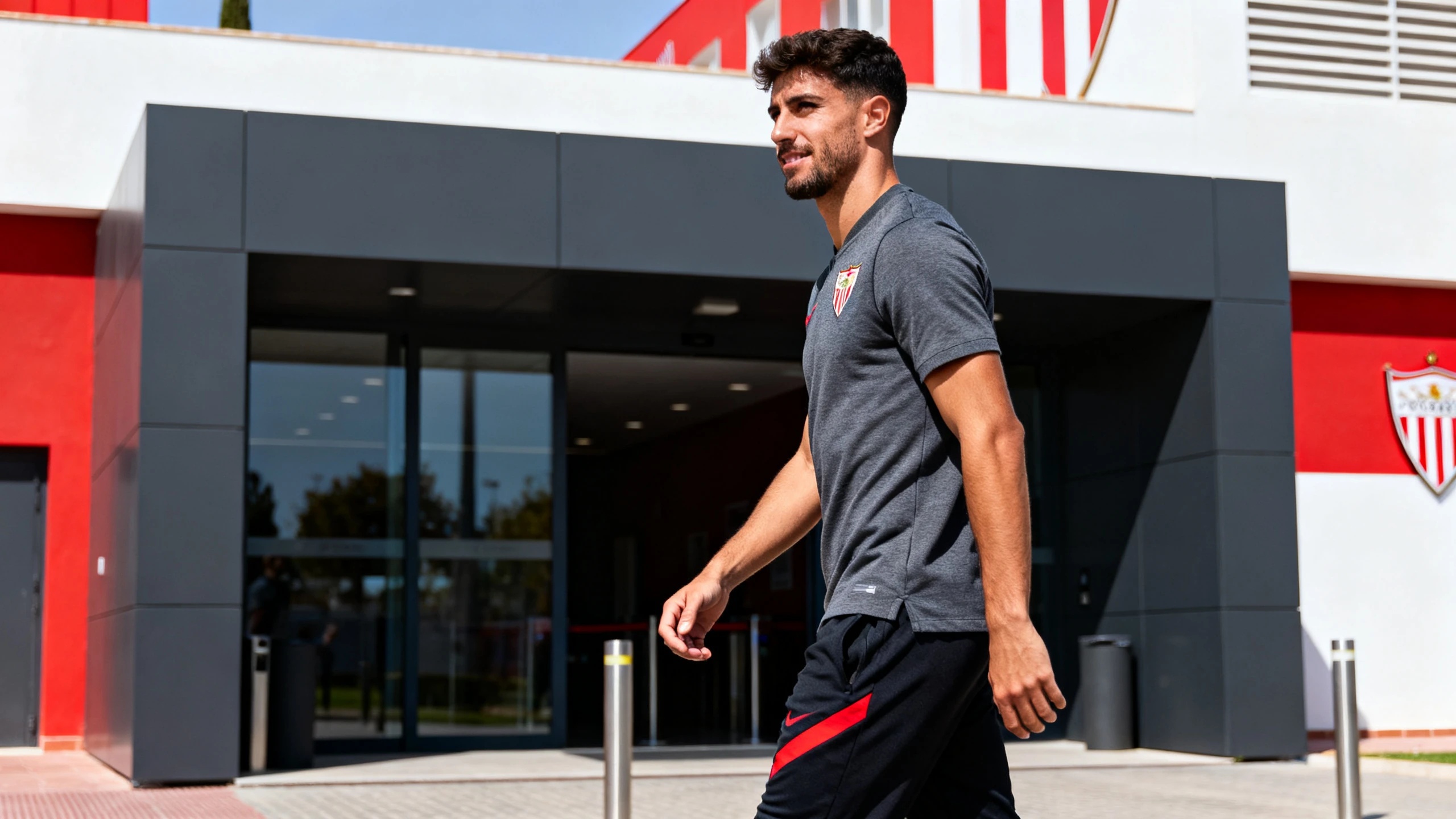 El club refuerza el centro del campo tras una temporada difícil y cambios en la directiva Español.News