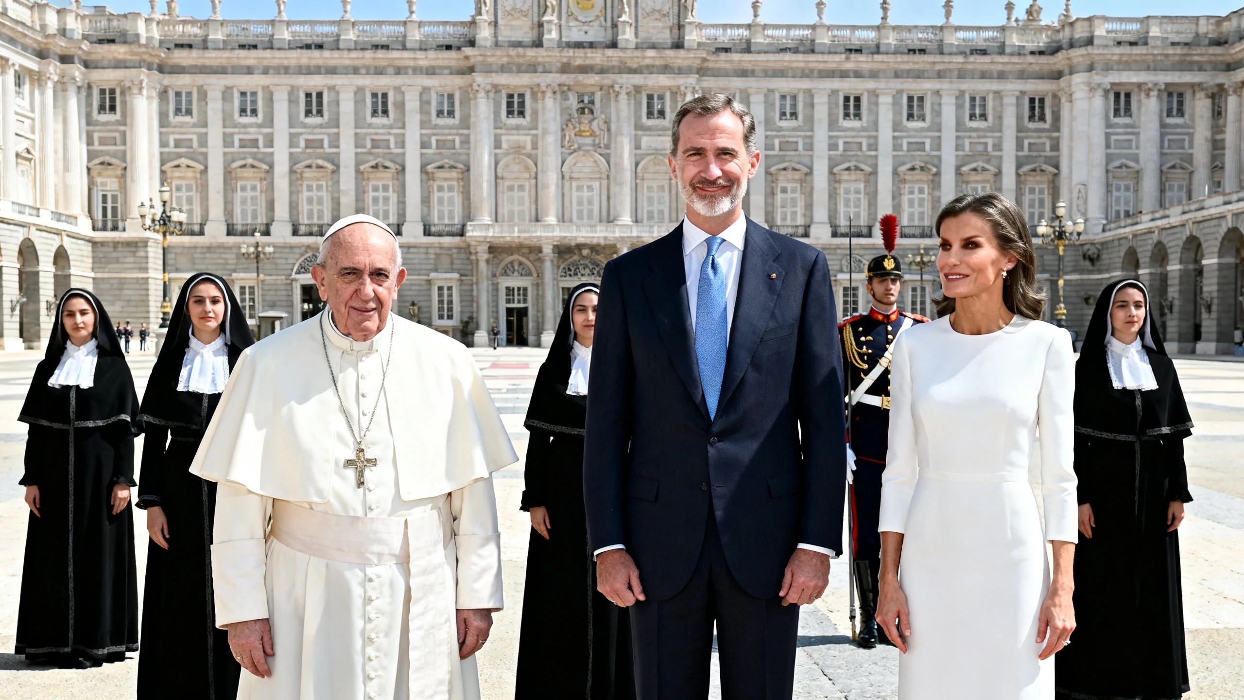El encuentro del Papa con la familia real española transcurrió según el protocolo, pero no sin sorpresas Español.News