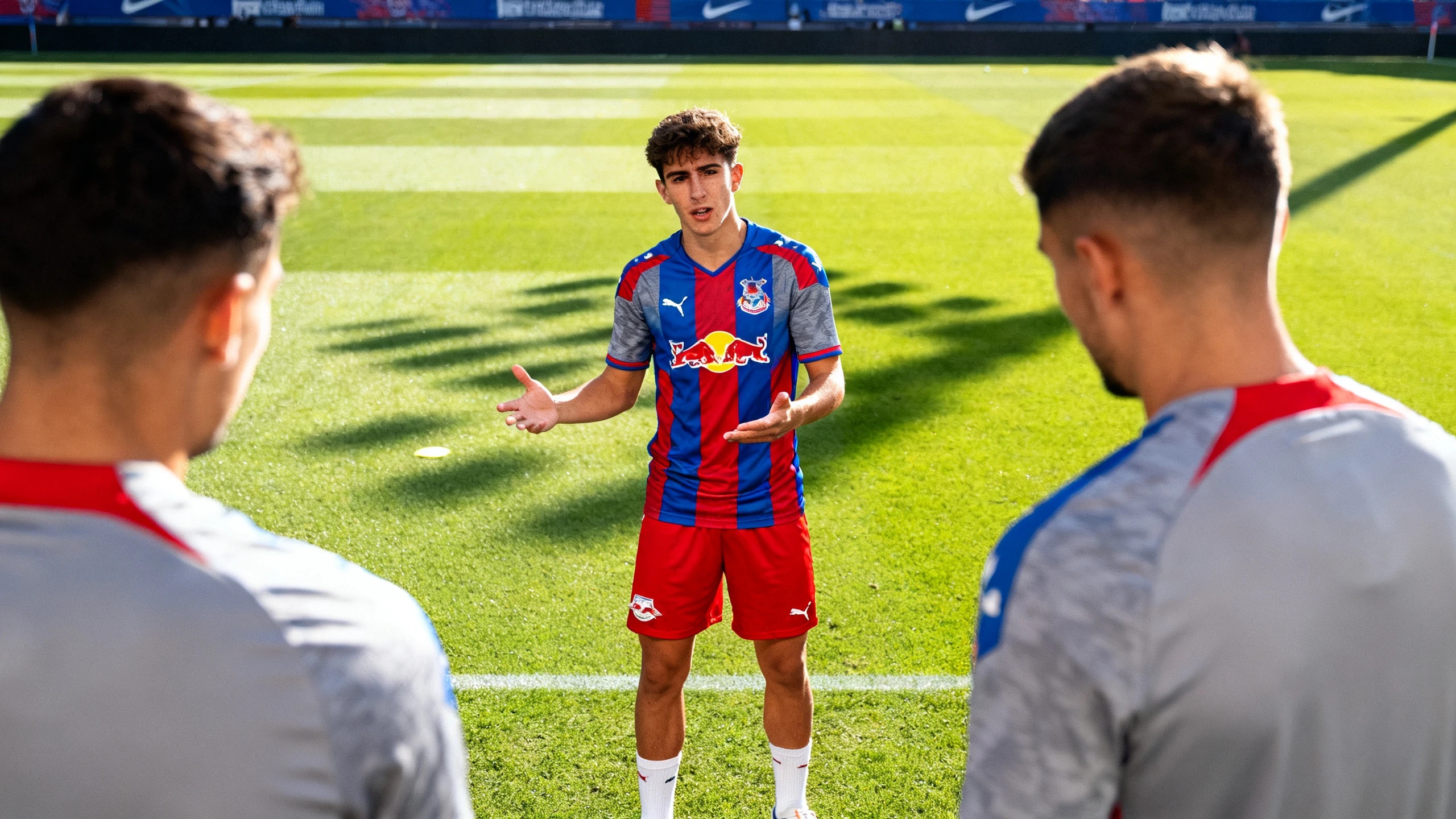 Jugador de la selección española explicó al equipo quién es el Rayo Vallecano antes de la final Español.News