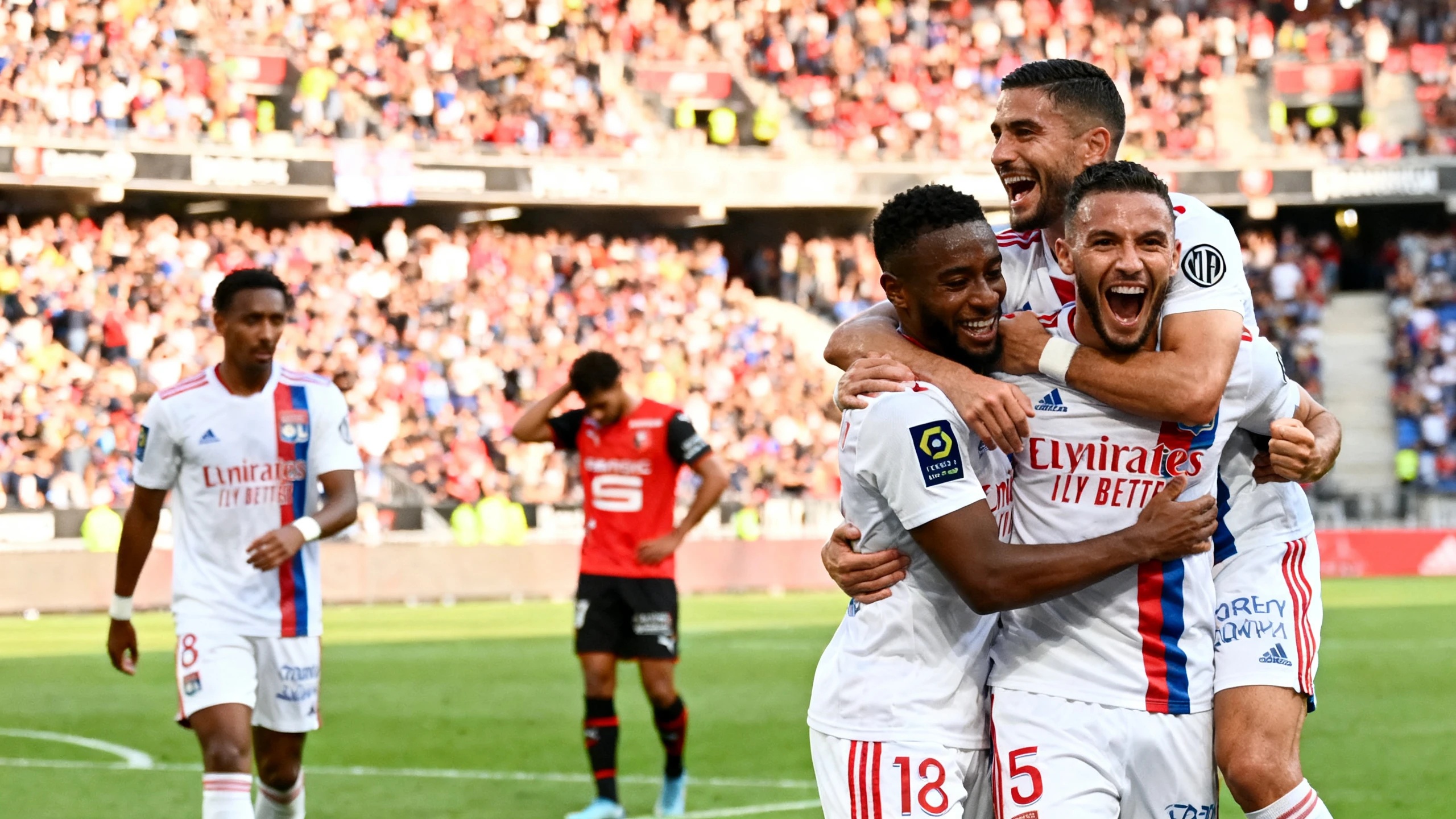 Partido de goles en el Groupama Stadium: cambios clave y lucha por el podio Español.News