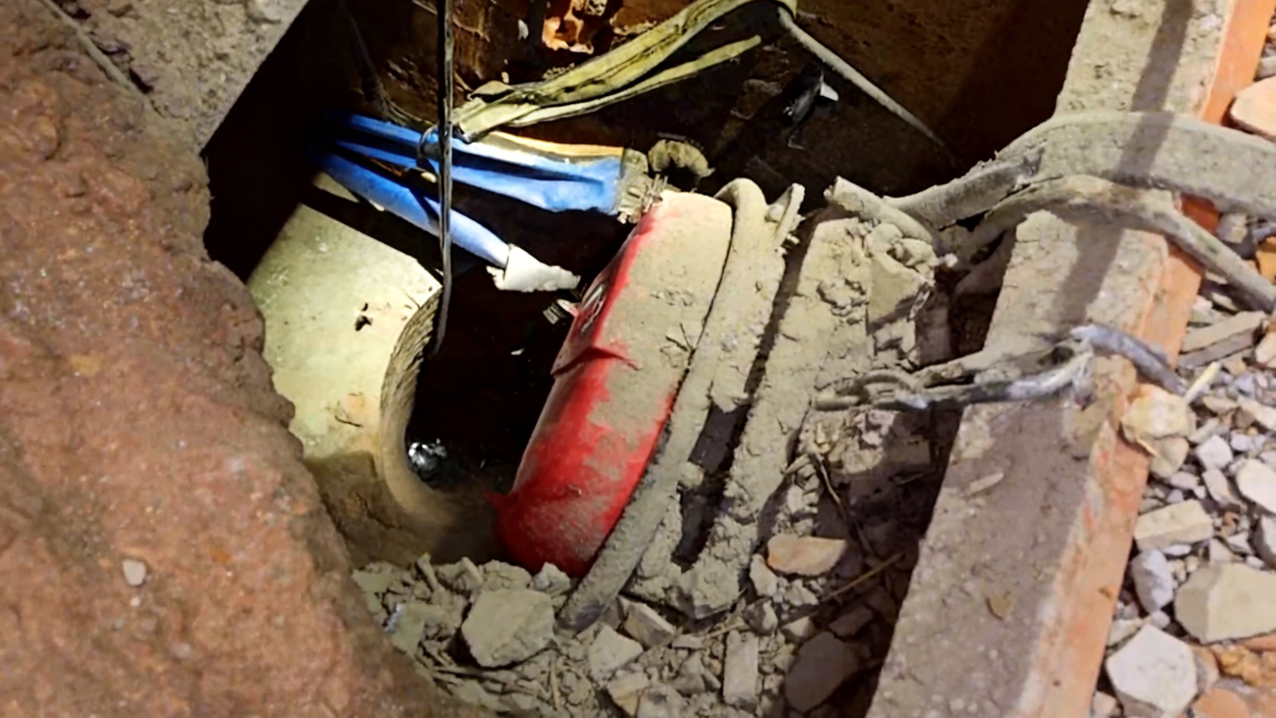 La policía descubre un túnel subterráneo usado para transportar toneladas de hachís en la frontera con Marruecos Español.News