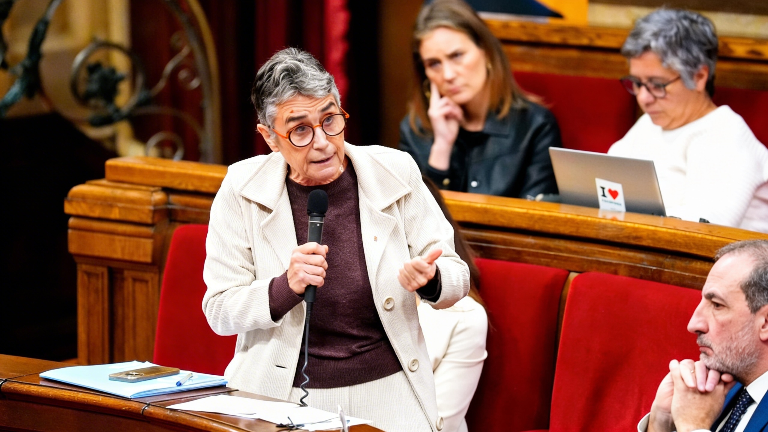 El gobierno catalán reasigna responsabilidades tras una lesión Español.News