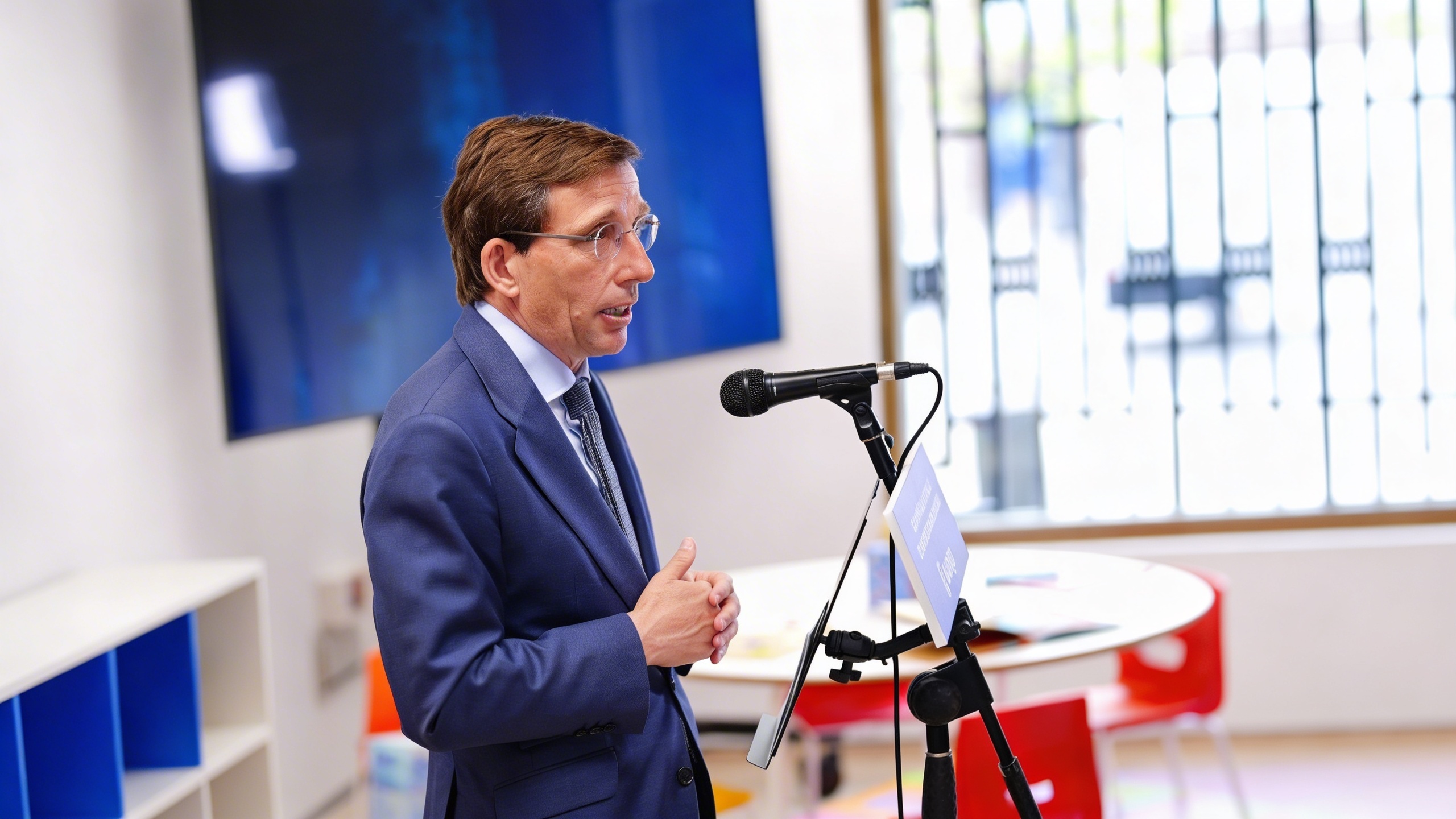Madrid inaugura un centro innovador para asesorar a familias Español.News