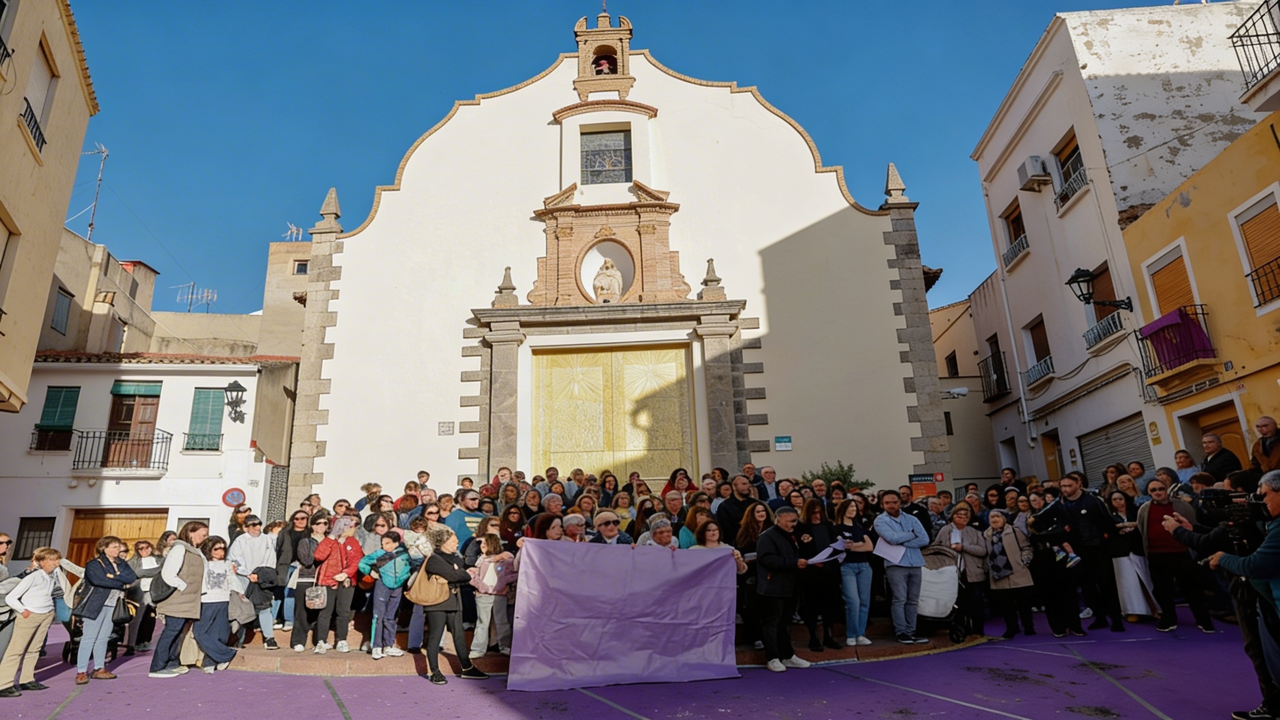 Aumentan las protestas en Sagunto por la exclusión de mujeres en la Semana Santa Español.News