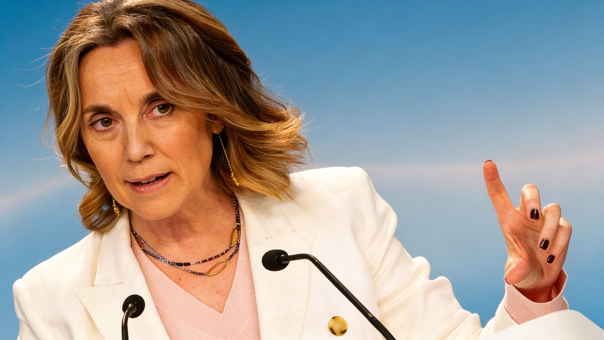 El Gobierno exige investigar la actuación del CIS antes de las elecciones Español.News