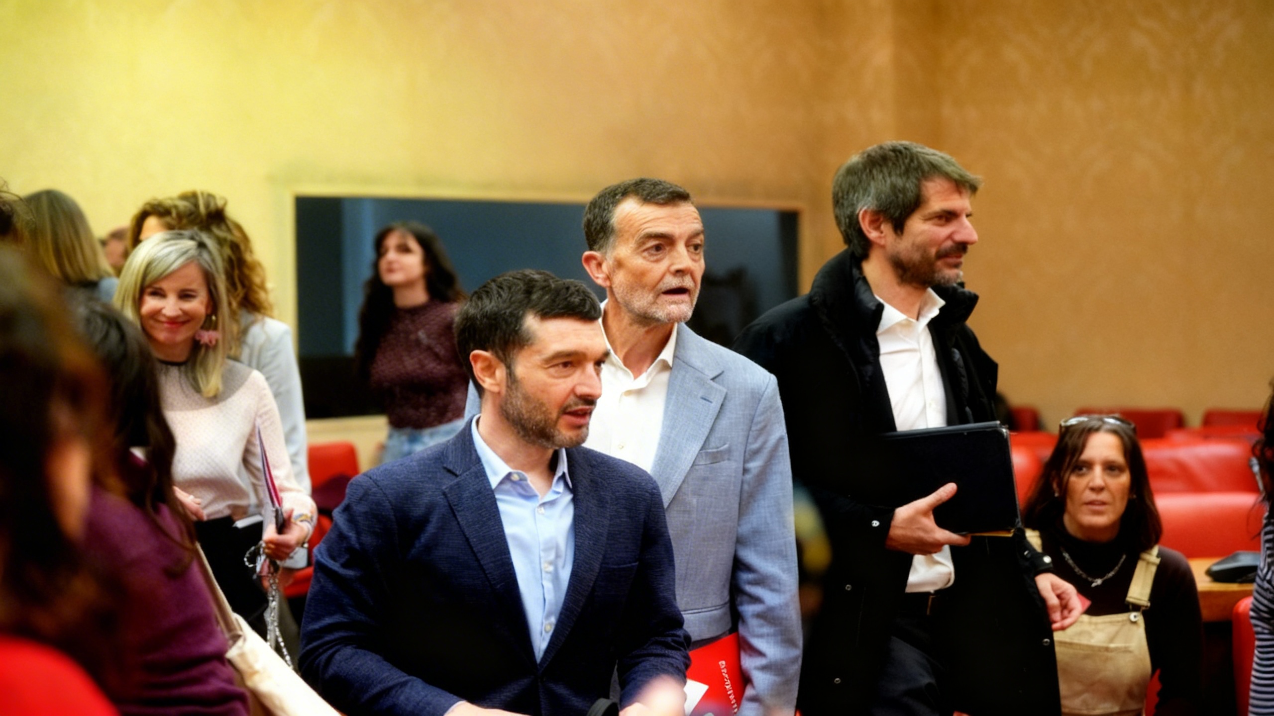 España se prepara para protestas masivas por el futuro del decreto de vivienda Español.News
