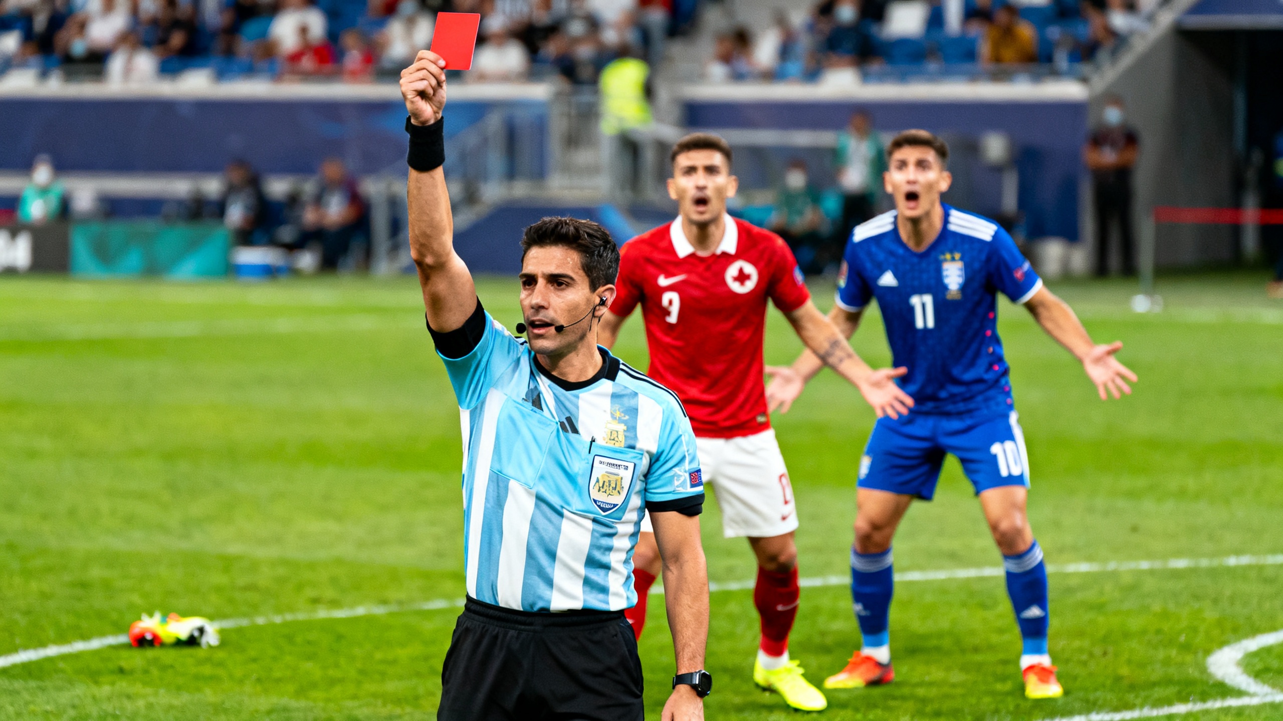 El árbitro Facundo Tello, conocido por sus decisiones contundentes, vuelve a estar en el centro de atención en el Mundial 2026 Español.News