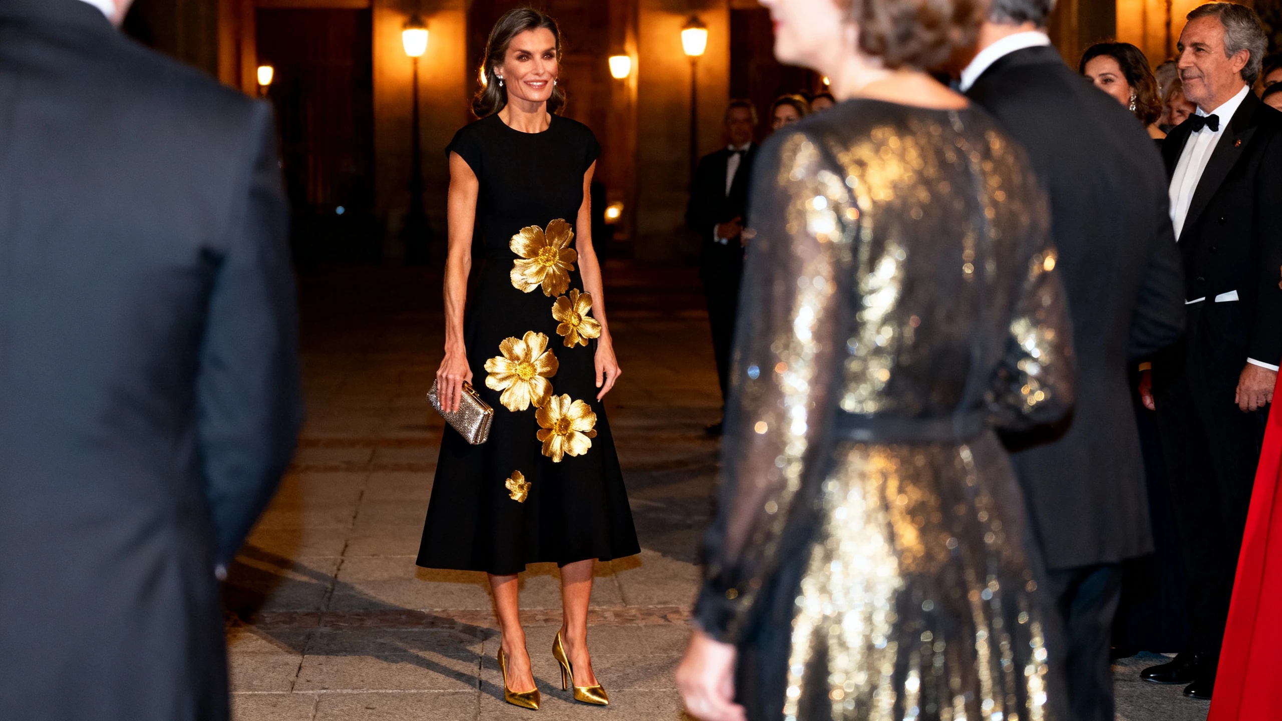 La Reina Letizia reaparece con un vestido de Dries Van Noten siete años después Español.News