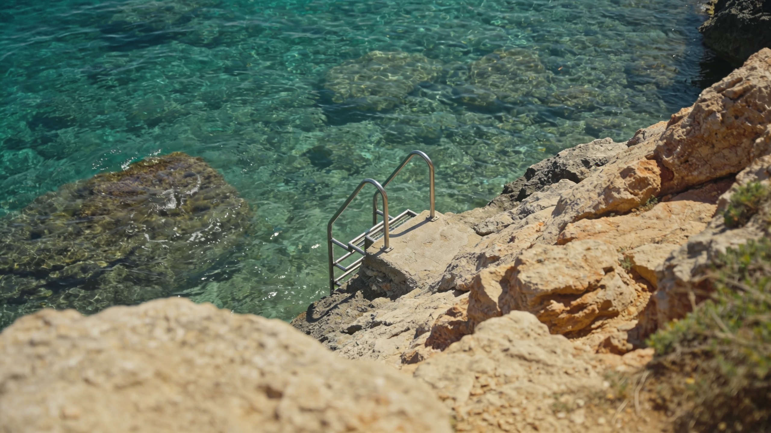 Cala de les Ampolles: la cala secreta de Tarragona que parece una piscina Español.News
