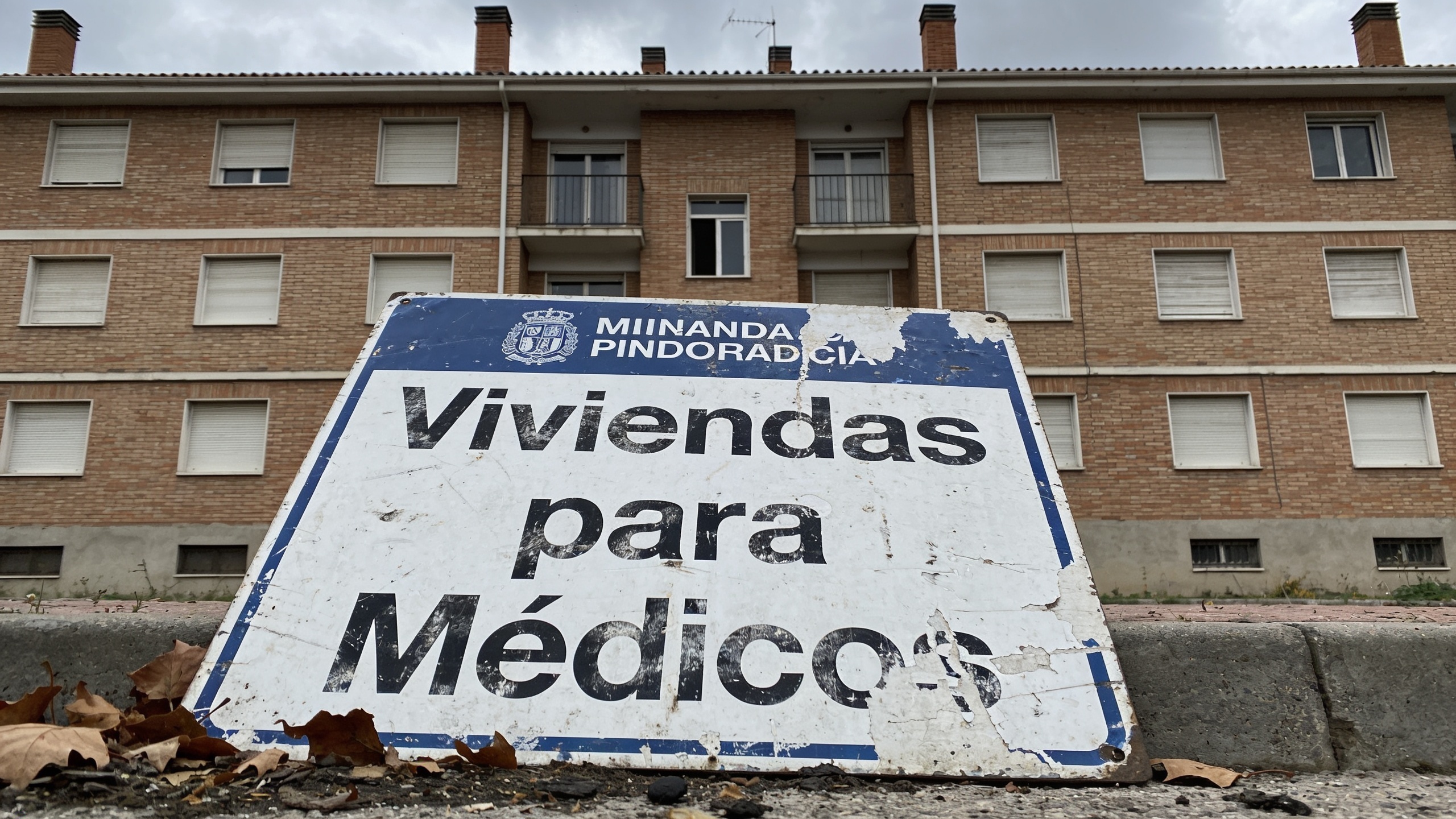 Un año después, las viviendas prometidas a médicos en Pinto siguen sin uso Español.News